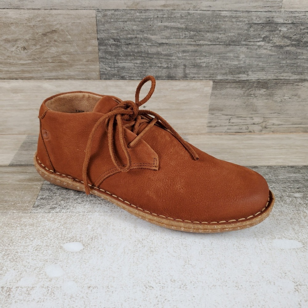 Born Nuala II Womens Flat Shoes Sz 7.5 M Tan Suede Leather Lace Up Round Toe